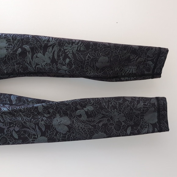 LULULEMON | Women's Black Iridescent Foil Wunder Under High-Rise 23" Leggings - Picture 6 of 9